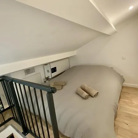 14m Renovated With Mezzanine In 公寓 昂蒂布