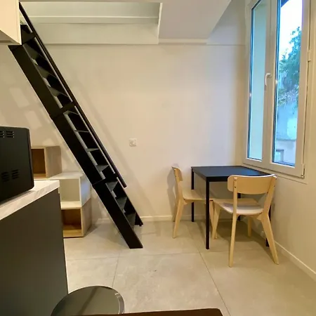 14m Renovated With Mezzanine In 昂蒂布
