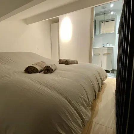 14m Renovated With Mezzanine In 公寓 *